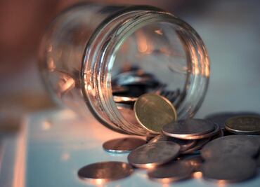 La exitosa fórmula para ahorrar dinero revelada por un economista de Harvard