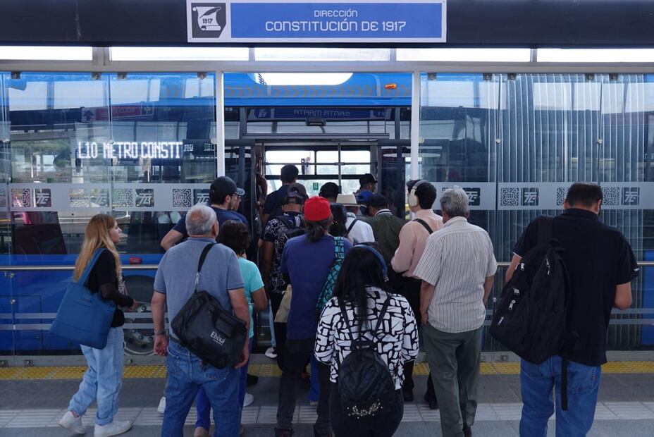 Con solo 7 pesos y un horario amplio, la Línea 13 del Trolebús ya conecta a miles en CDMX (Foto: Cuartoscuro)