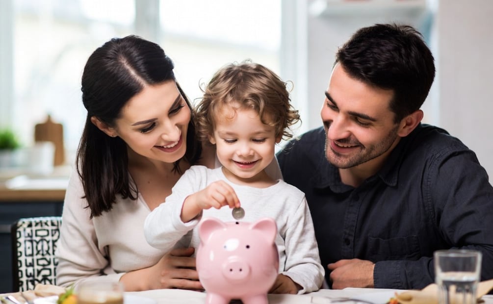 Decisiones financieras en familia: la clave para reducir tensiones y lograr bienestar en el hogar. (Foto: Creada con IA)