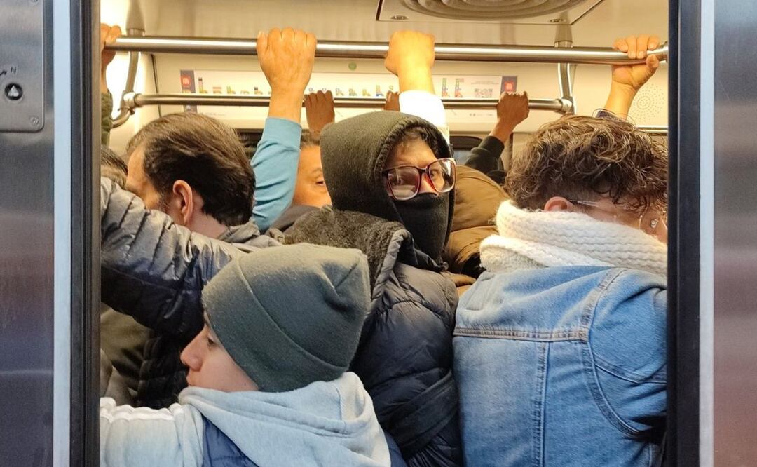 Toma precauciones, se reportan saturaciones en algunas estaciones de diferentes Líneas del Metro. (Foto:Redes Sociales)