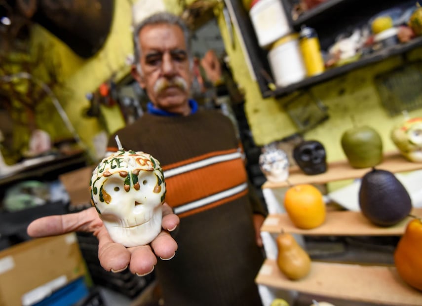 La Profeco invita a celebrar el Día de Muertos con ofrendas llenas de significado, pero también con consumo responsable y ahorro (Foto: Cuartoscuro)