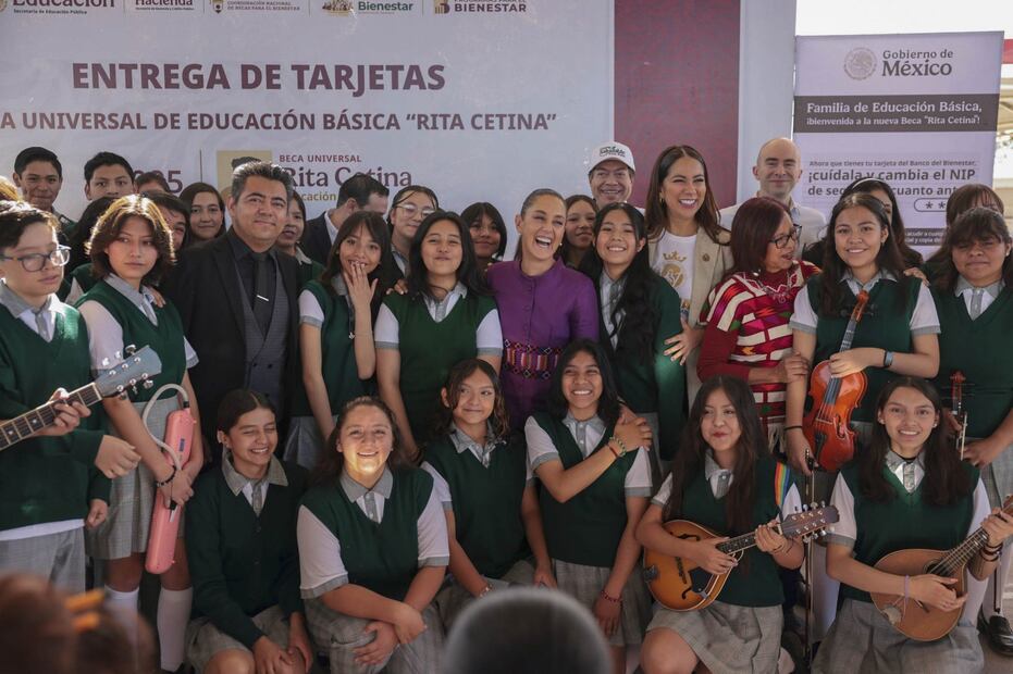 Pagos de la Beca Rita Cetina durante Semana Santa (Foto: Cuartoscuro)