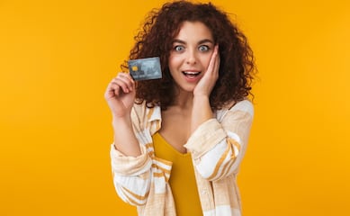 Lo que debes considerar antes de pedir una tarjeta de crédito para jóvenes en México