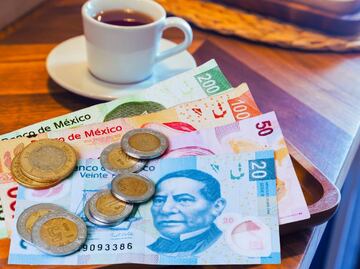 Multas millonarias a restaurantes que cobren propina obligatoria; esto dice la Profeco 2025