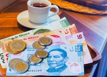 Multas millonarias a restaurantes que cobren propina obligatoria; esto dice la Profeco 2025