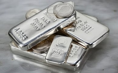 ¿Conviene invertir en plata en 2026? El metal sube 26% en dos semanas pese a caída