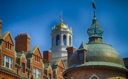 Hábitos que te ayudarán a tener más dinero de acuerdo con especialistas de Harvard