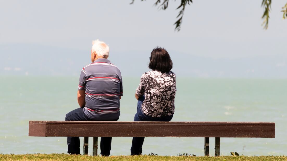 Tu pensión del IMSS está en juego si no compruebas que sigues con vida (Foto: Canva)