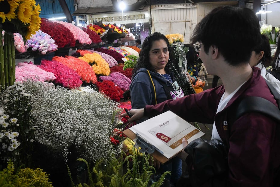 Antes de comprar en línea o contratar un servicio, échale un ojo al Buró Comercial de Profeco (Foto: Cuartoscuro)