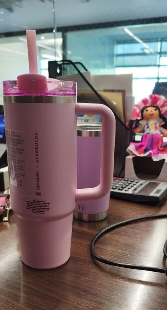 El fenómeno del termo Stanley de Starbucks. (Foto: Cortesía Daniela Devesa)