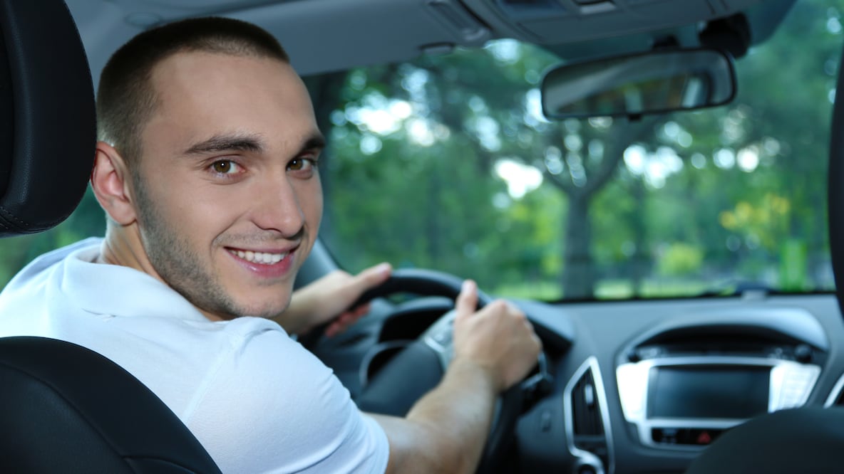 La licencia permanente en la CDMX volvió para simplificar la vida de los automovilistas, pero tiene reglas claras para su trámite y vigencia (Foto: Canva)