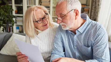 Negativa de pensión: ¿Cuándo conviene cobrar todo y cuándo mejor esperar?