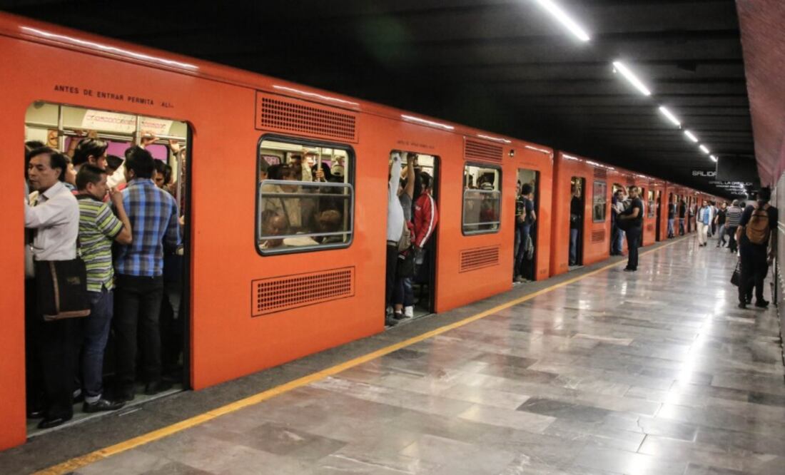¿Qué no se puede hacer en el Metro de la CDMX? (Foto: DeDinero)