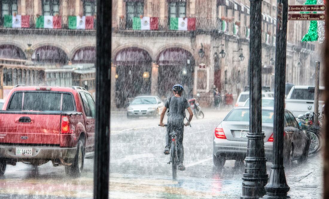 La temporada de lluvias trae consigo un gasto inevitable para los bolsillos capitalinos (Foto: Canva)
