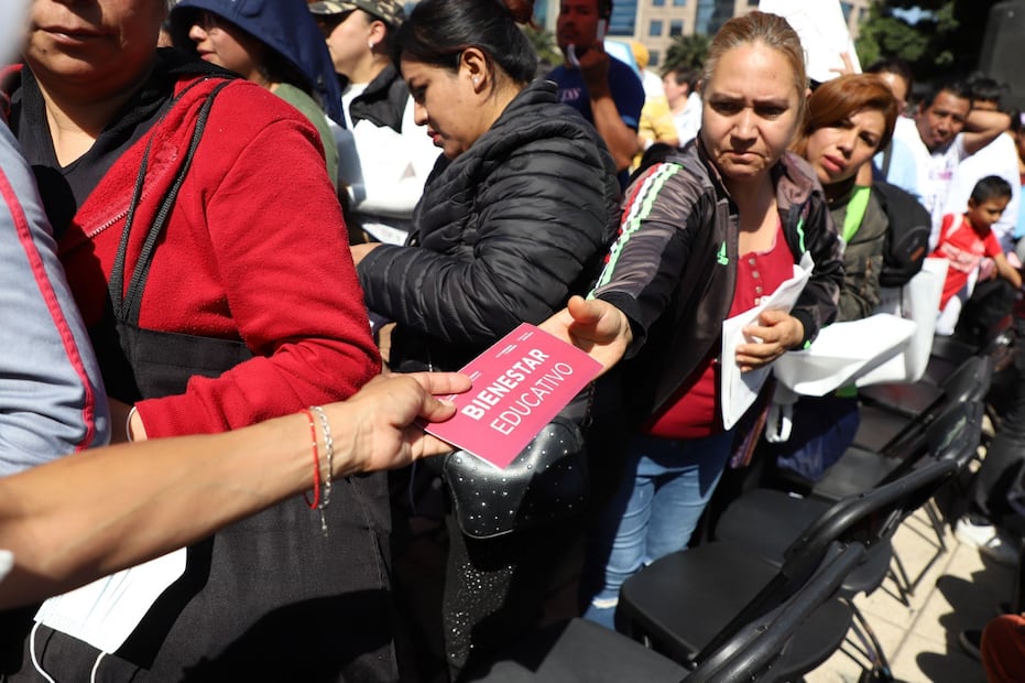 Aunque el verano es de vacaciones, las becas del Bienestar no desaparecen (Foto: Cuartoscuro)