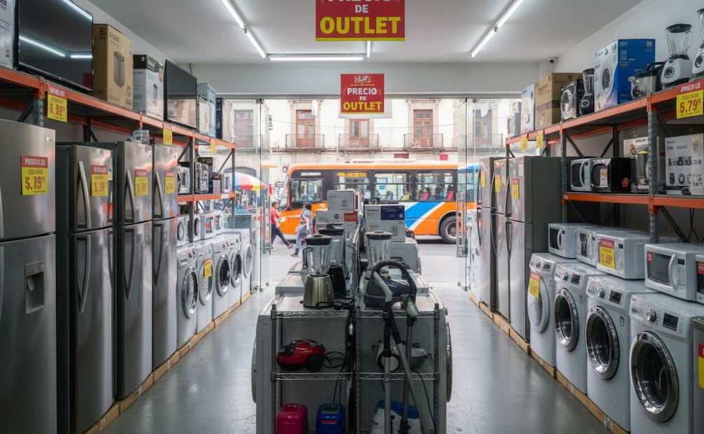 Tiendas en CDMX donde comprar electrodomésticos baratos para iniciar tu vida independiente. (Foto: Creada con IA)