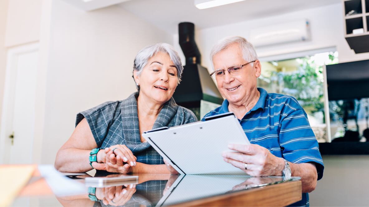 Pago de pensión IMSS e ISSSTE en mayo (Foto: Canva)