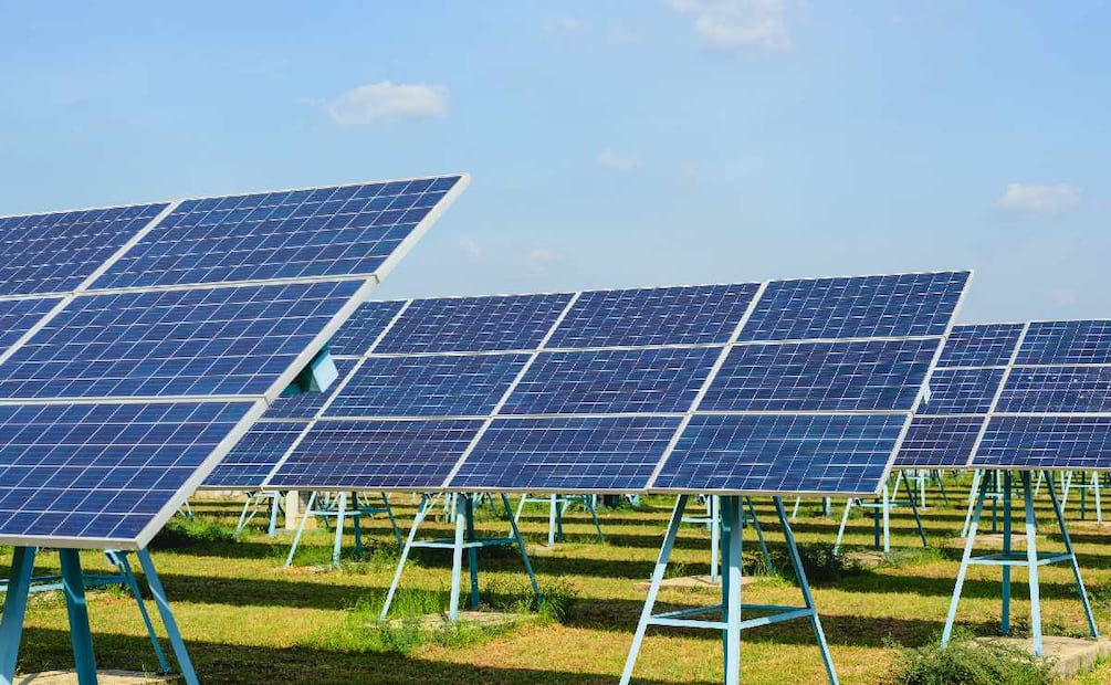 ¿Cómo obtener paneles solares gratis de CFE? (Foto: DeDinero)
