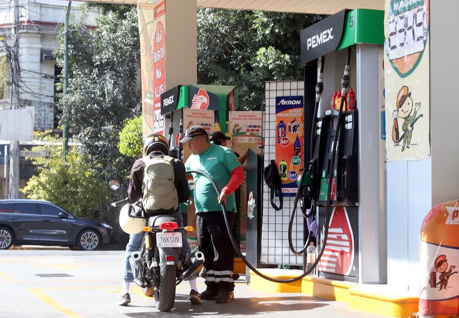 El tipo de gasolina que eliges puede marcar la diferencia en el rendimiento y cuidado del motor de tu automóvil (Foto: Cuartoscuro)