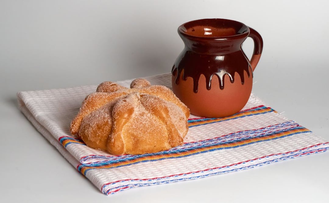 Taller de pan de muerto en CDMX. (Foto: DeDinero)