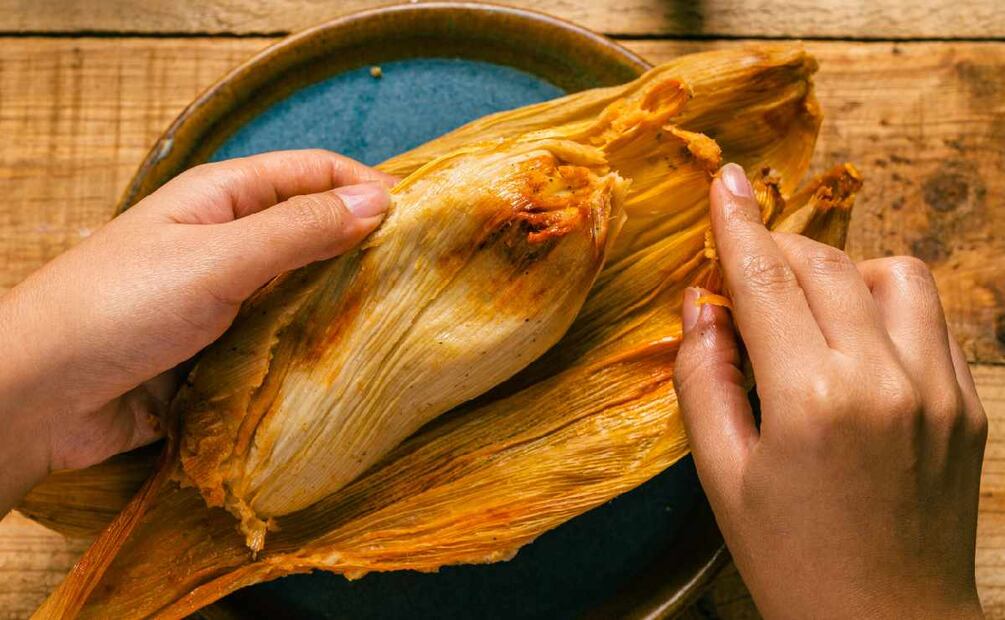 Tamales con carne o verduras, ¡o las dos! (Foto: DeDinero)