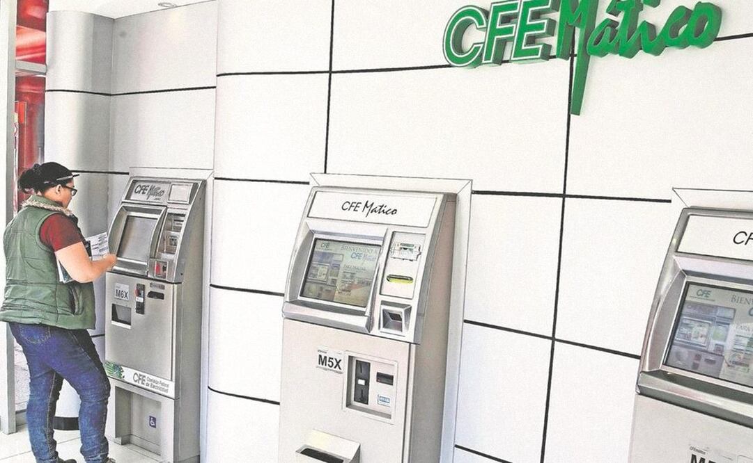 Puedes llevar incluso un recibo de luz anterior al cajero de la CFE. (Foto: DeDinero)