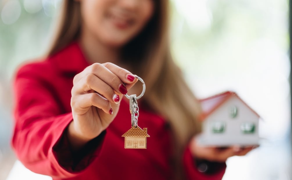 Infonavit lanza aviso clave para jóvenes: así puedes usar tu crédito en Vivienda para el Bienestar. (Foto: Canva)