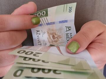 Aguinaldo de 40 días y sin pagar impuestos al SAT para trabajadores mexicanos, esto se sabe de la iniciativa