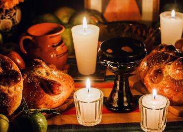 Ofrenda de Día de Muertos y costos 2024, ¿qué lleva un altar?