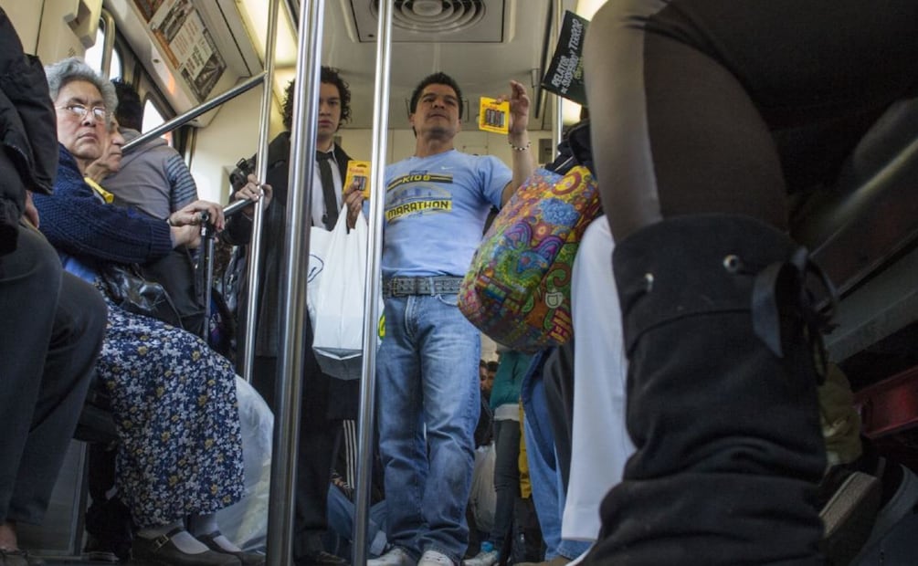 Metro de la CDMX: El negocio oculto que deja más que un trabajo formal .(Foto: Cuartoscuro)