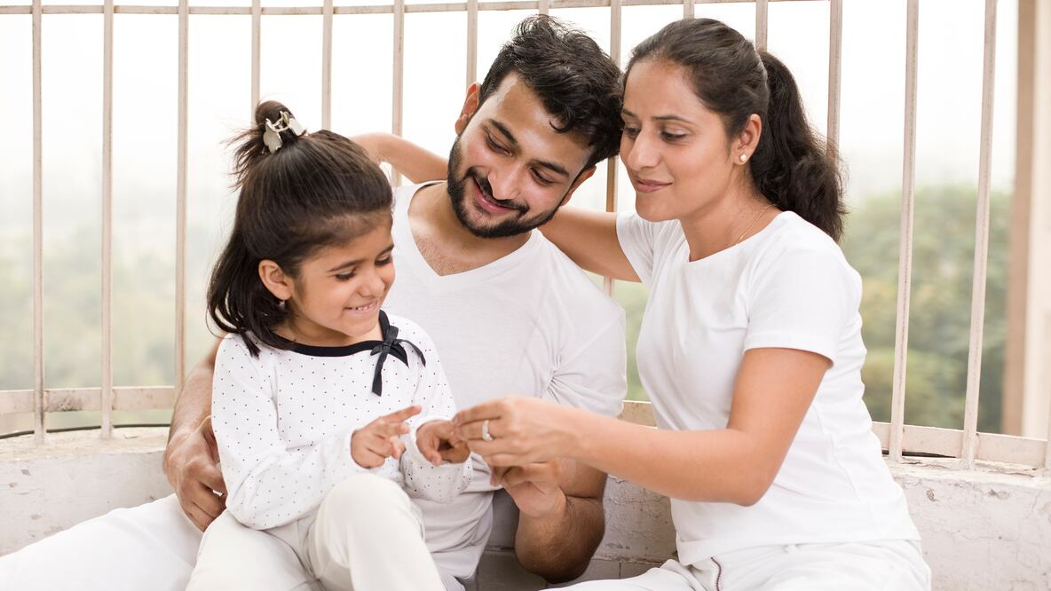 Programa de apoyo económico único de 8 mil pesos para jefas y jefes de familia (Foto: Canva)