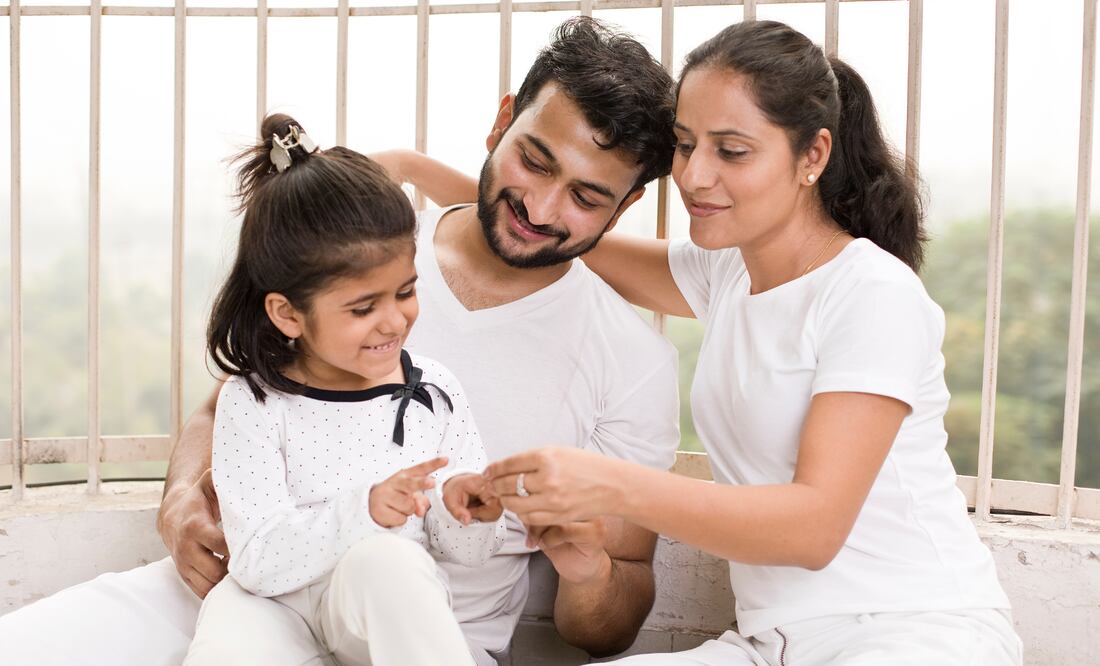 Programa de apoyo económico único de 8 mil pesos para jefas y jefes de familia (Foto: Canva)