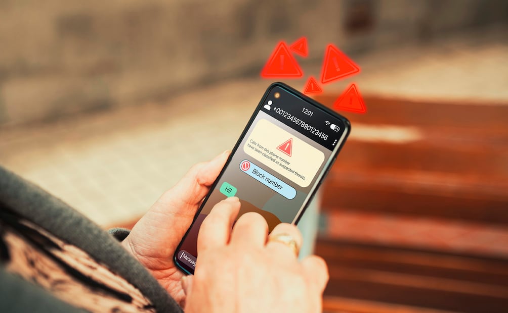 El smishing opera mediante mensajes de texto falsos que imitan la redacción oficial de los bancos para forzar un clic rápido. Foto: iStock