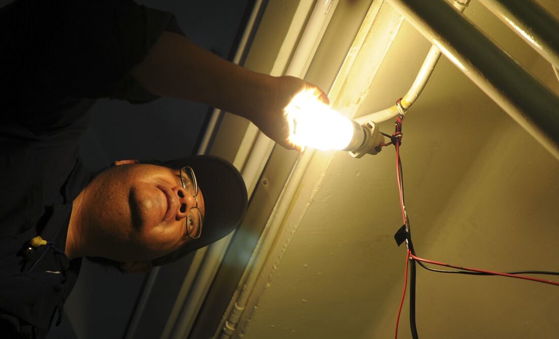 Consejos para reducir el monto del recibo de luz de la CFE (Foto: Cuartoscuro)