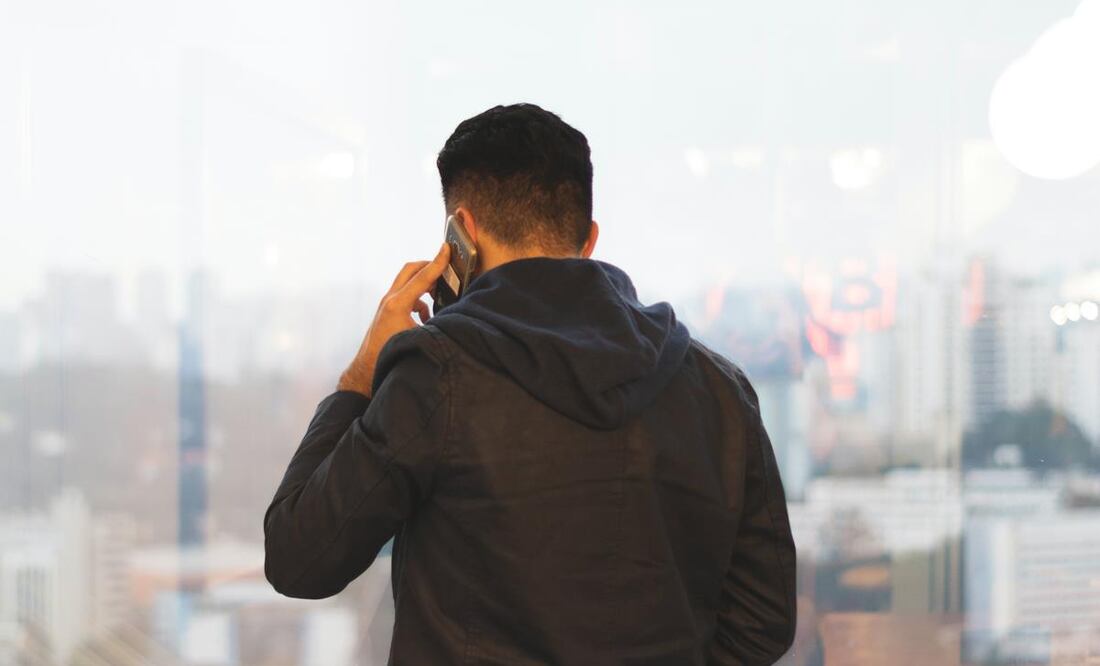 Te decimos cómo ahorrar cuando hables con tus amigos y familiares. (Foto: Unsplash)