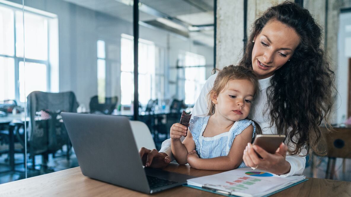 Programa de apoyo a Madres Trabajadoras 2025 (Foto: Canva)
