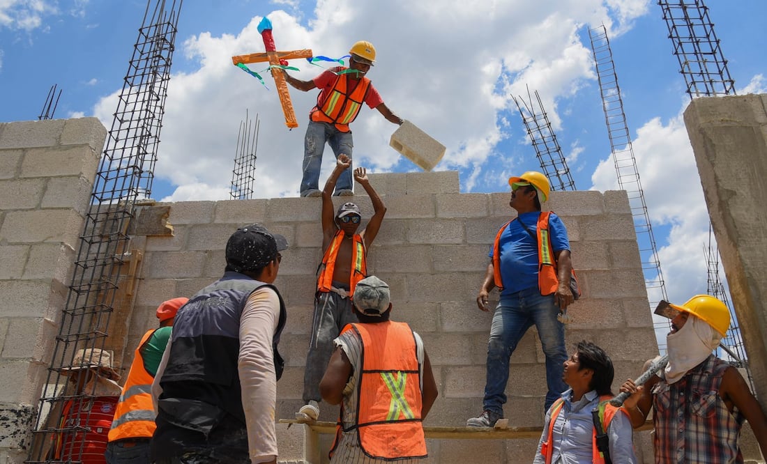 La aportación patronal al Infonavit es un derecho de todos los trabajadores formales, sin importar su salario (Foto: Cuartoscuro)