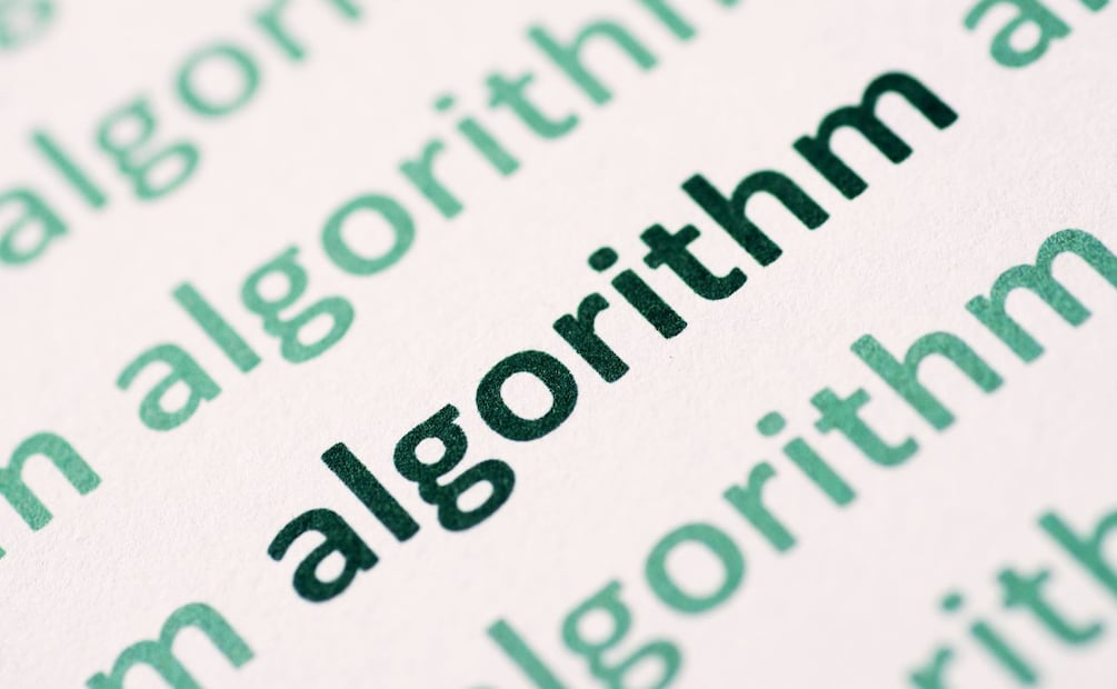 ¿Cuál es la última actualización del algoritmo de Google en 2025? (Foto: DeDinero)