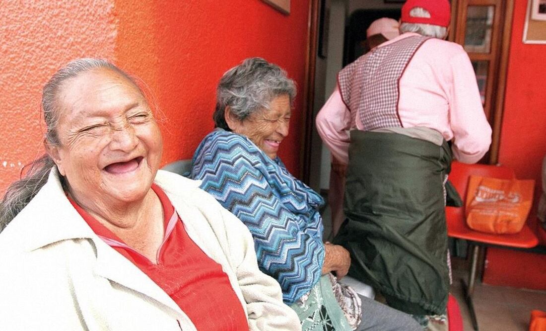 Las pensiones para adultos mayores tienen rango constitucional en México. (Foto: DeDinero)