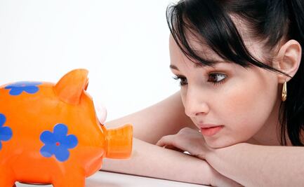 Todo sobre el Cash Stuffing: Métodos, beneficios y riesgos de ahorrar dinero en efectivo