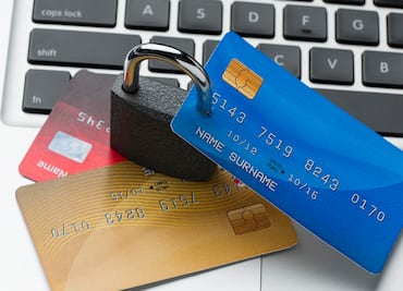 ¿Una tarjeta bloqueada puede seguir recibiendo dinero? Esto debes saber para no perder un depósito