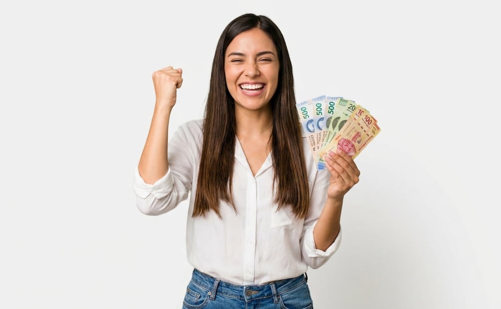 Tu primera quincena de febrero podría traer dinero extra: La LFT explica por qué podrías cobrar triple este mes. (Foto: Creada con IA)