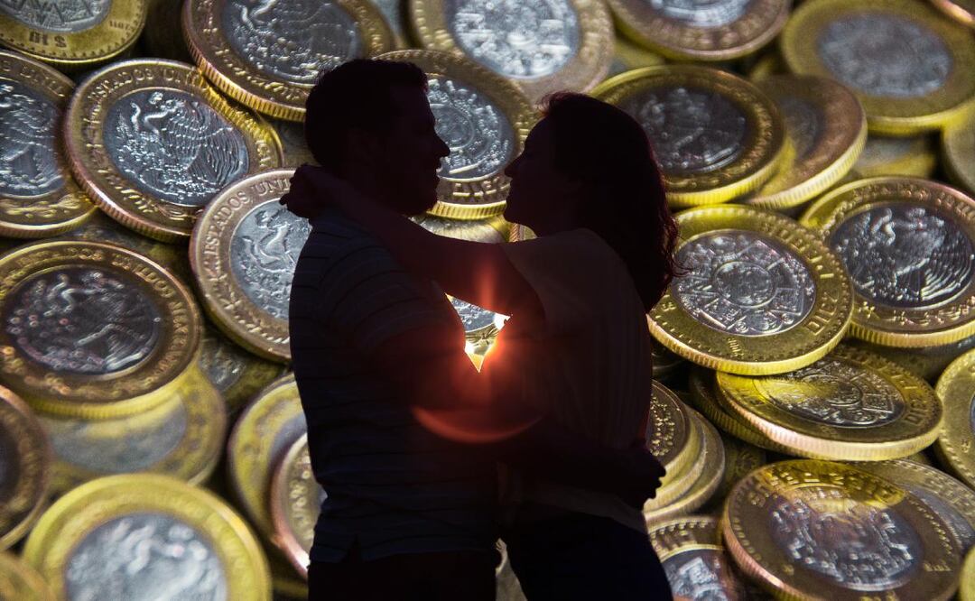 ¿Cómo dividir gastos en pareja si uno gana más? (Foto: DeDinero)