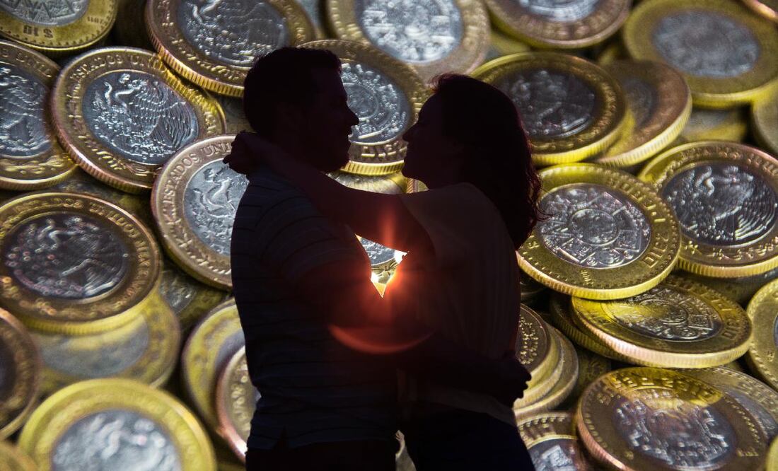 ¿Cómo dividir gastos en pareja si uno gana más? (Foto: DeDinero)