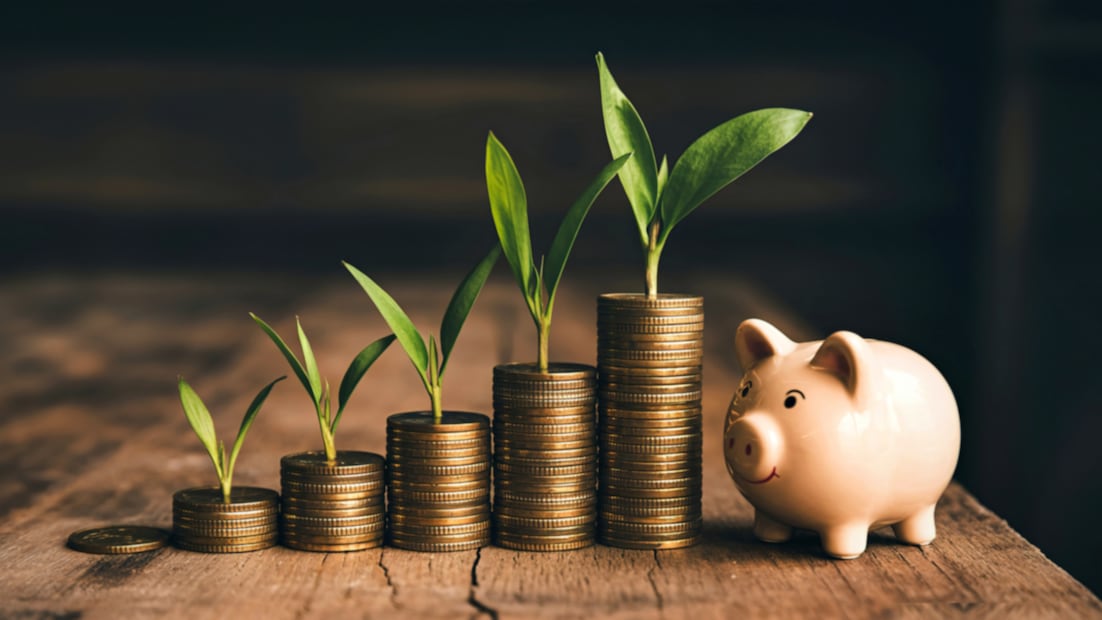 Aprender a ahorrar es el primer paso para construir estabilidad y libertad financiera en el futuro (Foto: Canva)