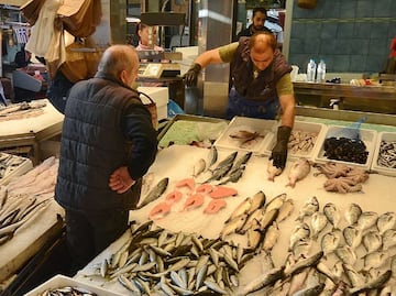 Ni las mojarras se salvaron; aumento de precios pega en pescados y mariscos, hasta 600 pesos el kilo