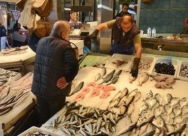 Ni las mojarras se salvaron; aumento de precios pega en pescados y mariscos, hasta 600 pesos el kilo