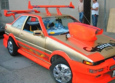 Creatividad al volante: Las modificaciones más inusuales en autos para ahorrar dinero