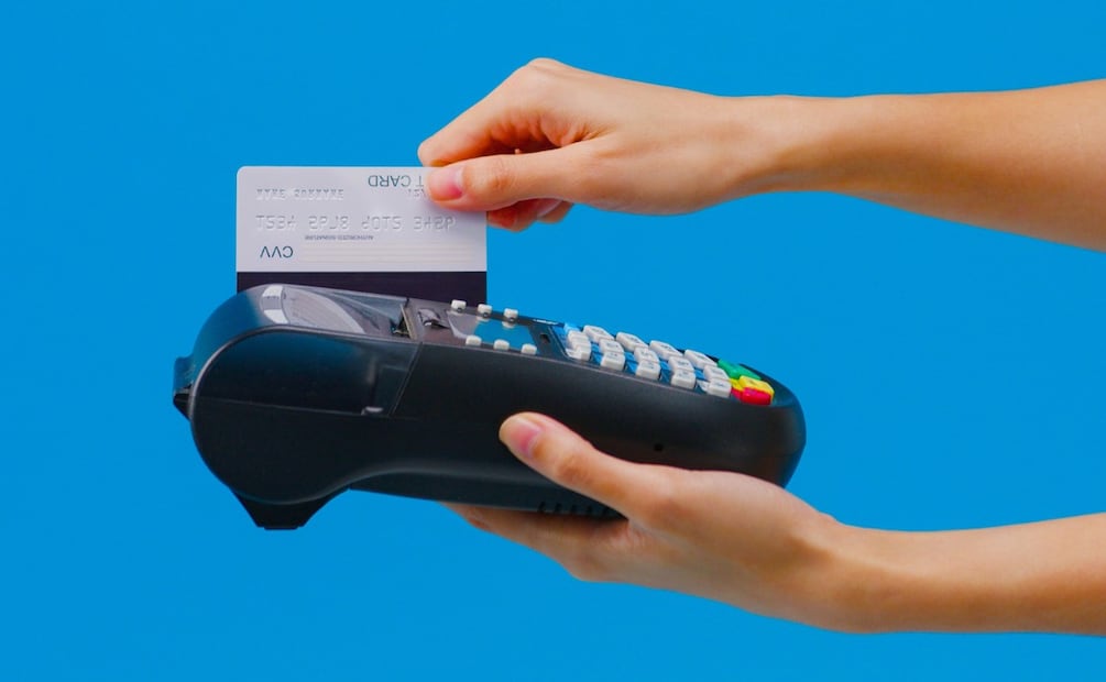 ¿Qué diferencia hay entre tarjeta de débito y tarjeta de crédito? (Foto: DeDinero)