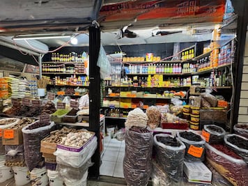 ¿Más cara la cena navideña? En este mercado en CDMX consigues bacalao y mole baratos